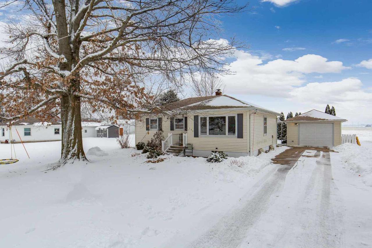 105 N 4th Ave., Sherrard, IL 61281