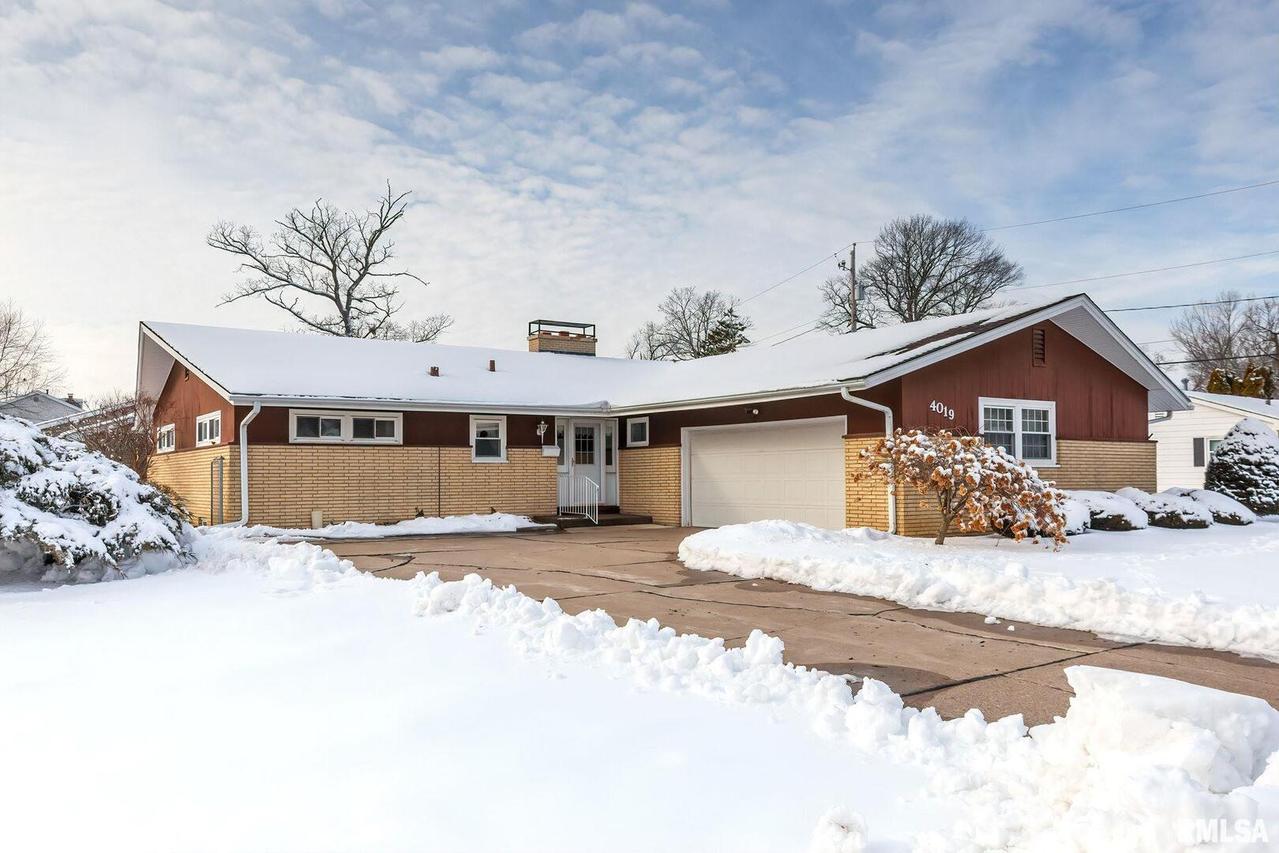 4019 5th St., East Moline, IL 61244