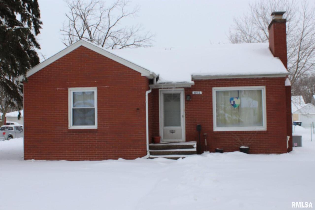 1002 53rd St., Moline, IL 61265