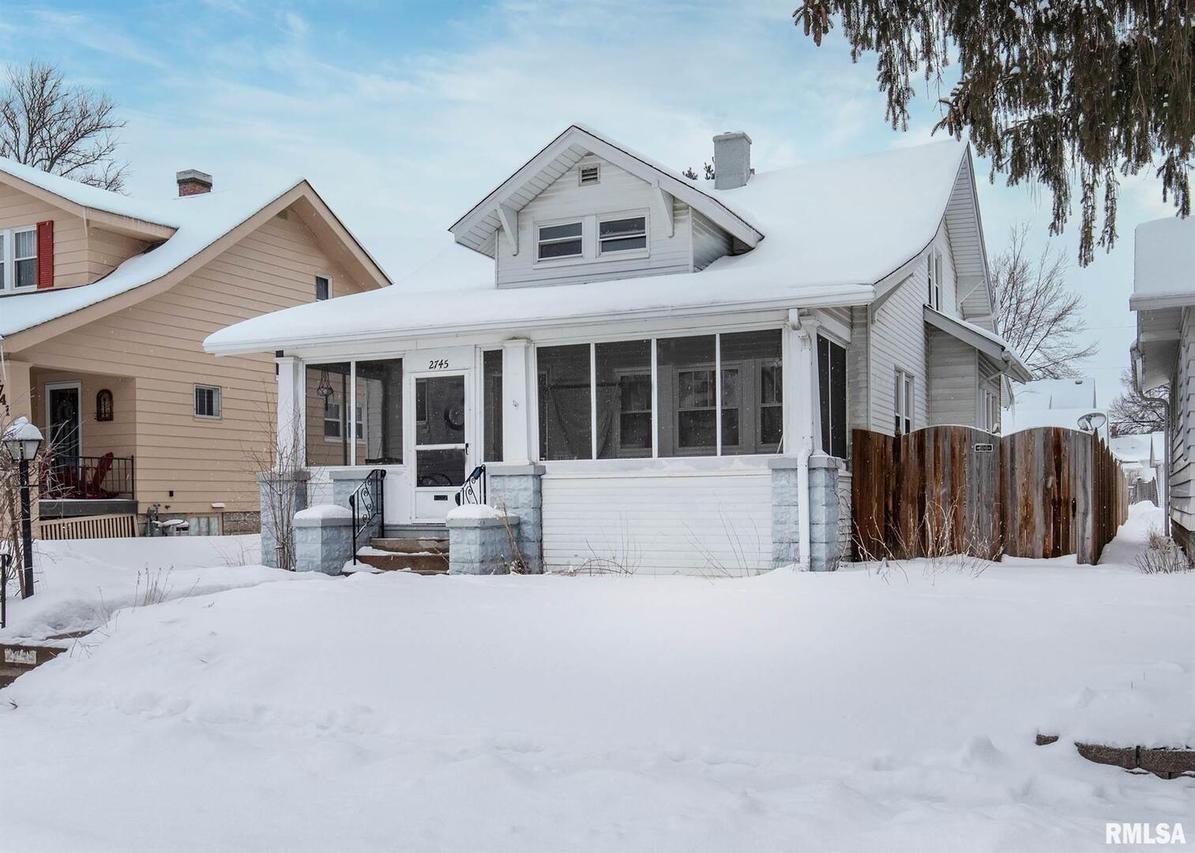 2745 14th Ave., Moline, IL 61265