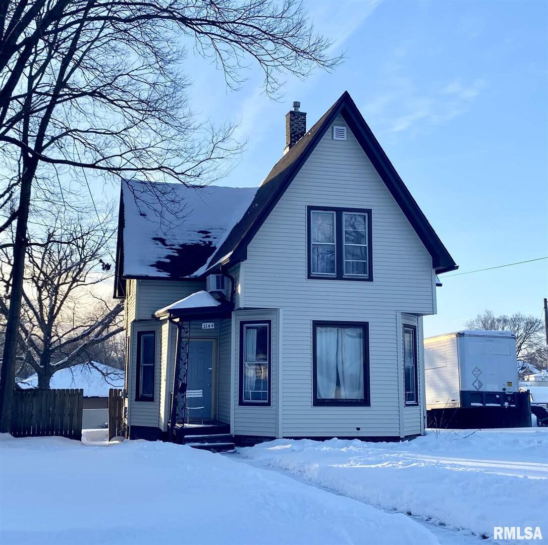 2144 12th St., Rock Island, IL 61201