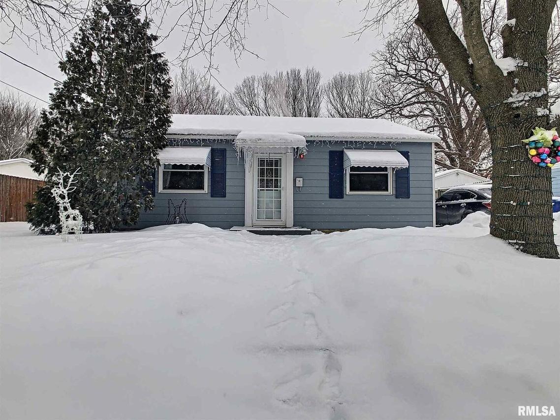 1114 37th Street Ct., Moline, IL 61265