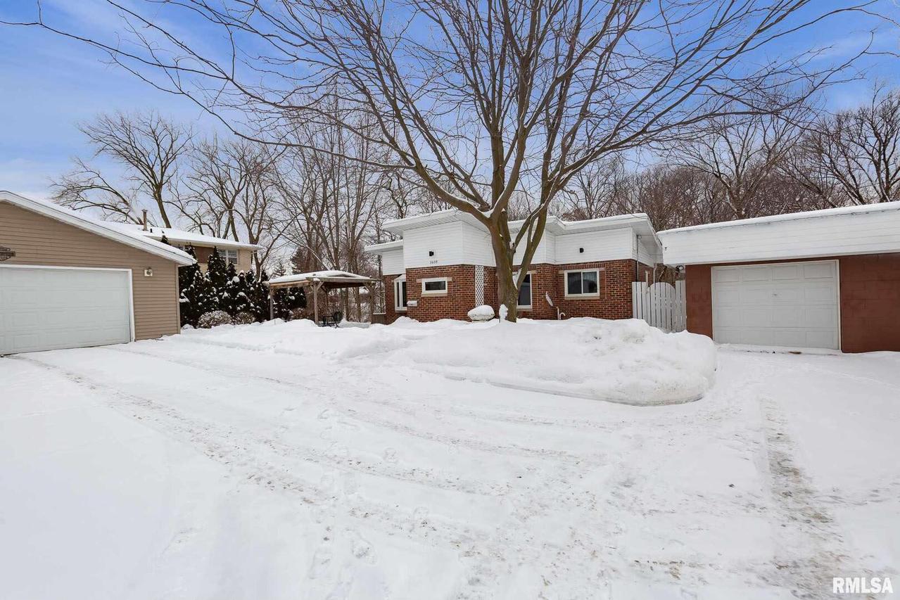 3609 Kennedy Dr., East Moline, IL 61244