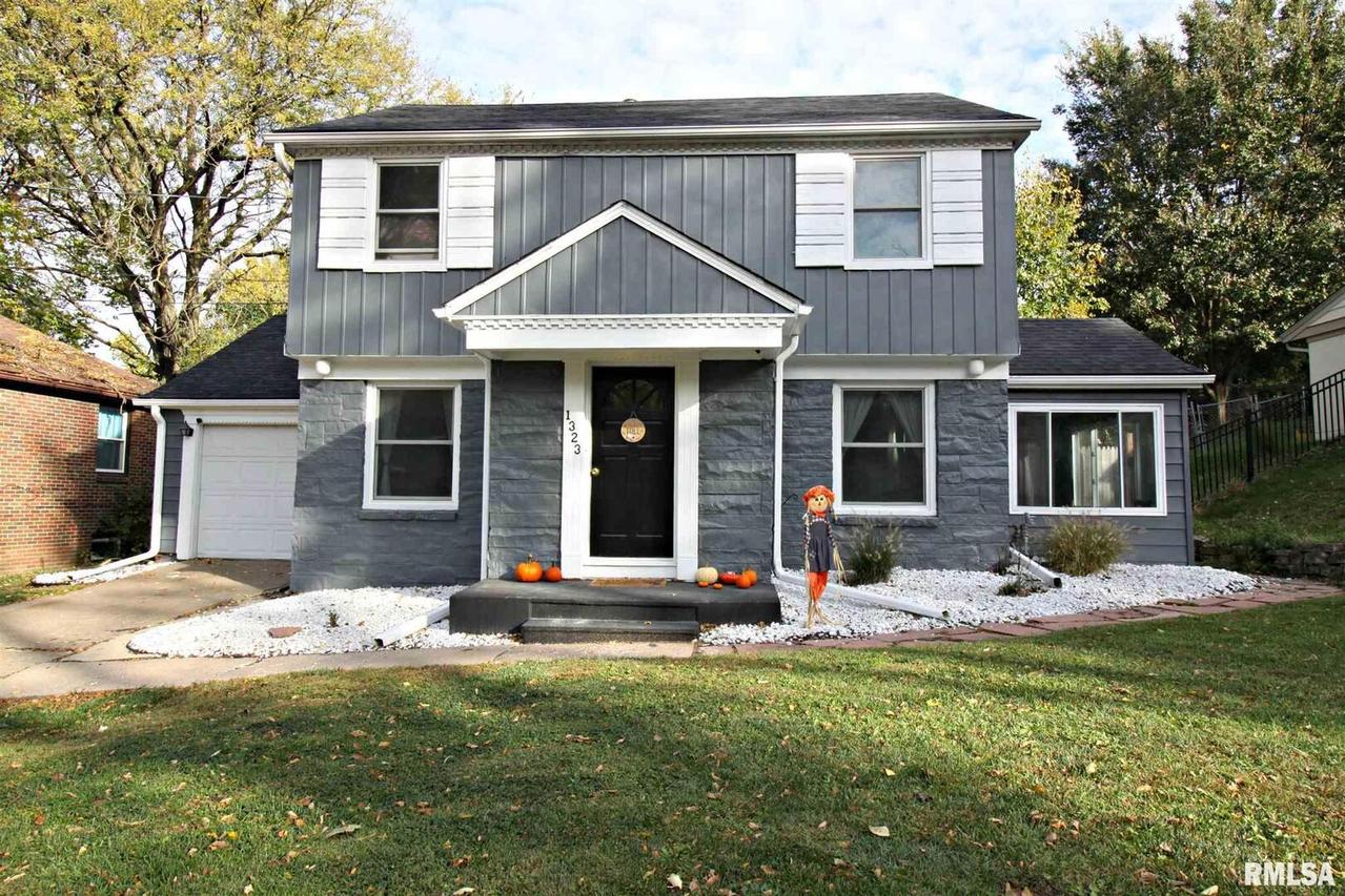 1323 22nd Ave., Rock Island, IL 61201