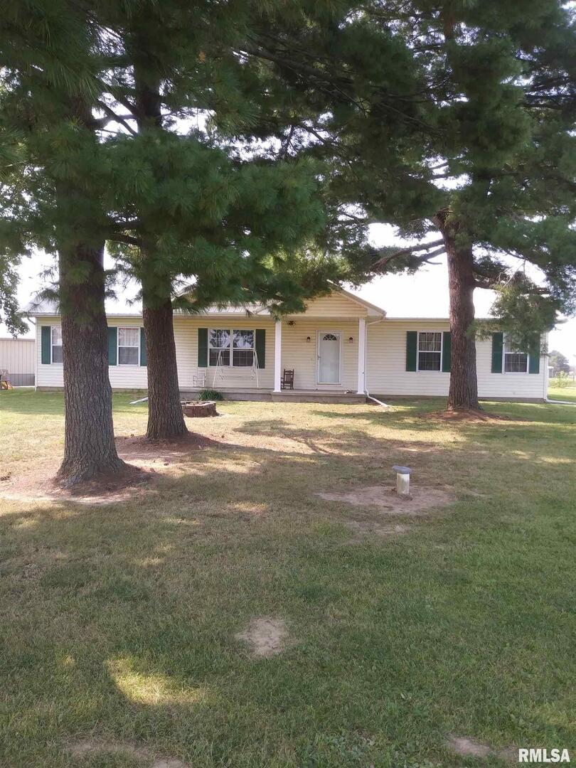 12827 Webb Hill Rd., Ewing, IL 62836