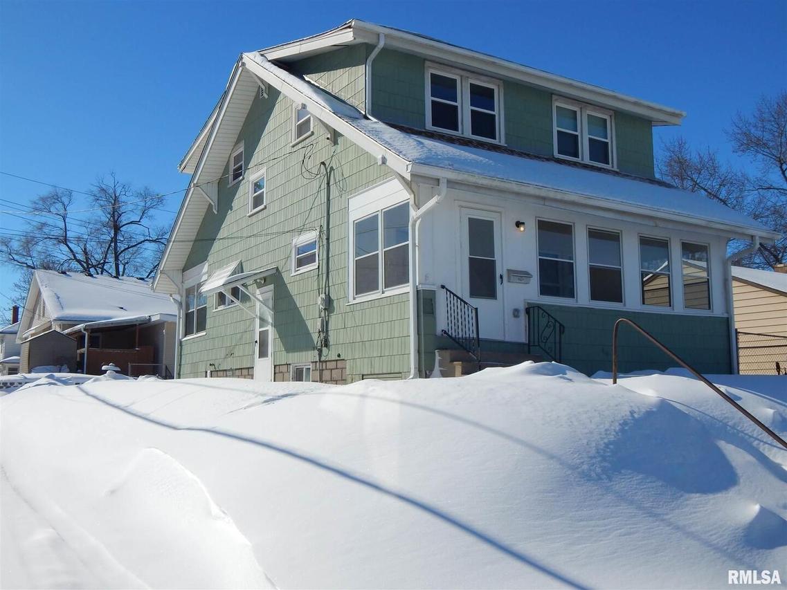 1124 18 1/2 Ave., Rock Island, IL 61201