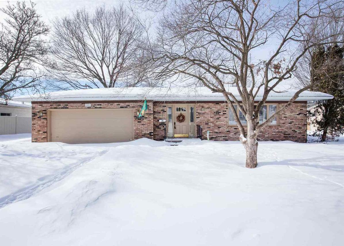 2401 3rd St., Moline, IL 61265