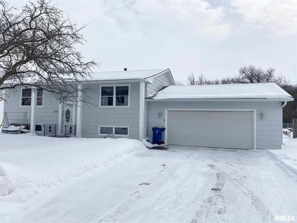 505 W 16th Ave., Coal Valley, IL 61240