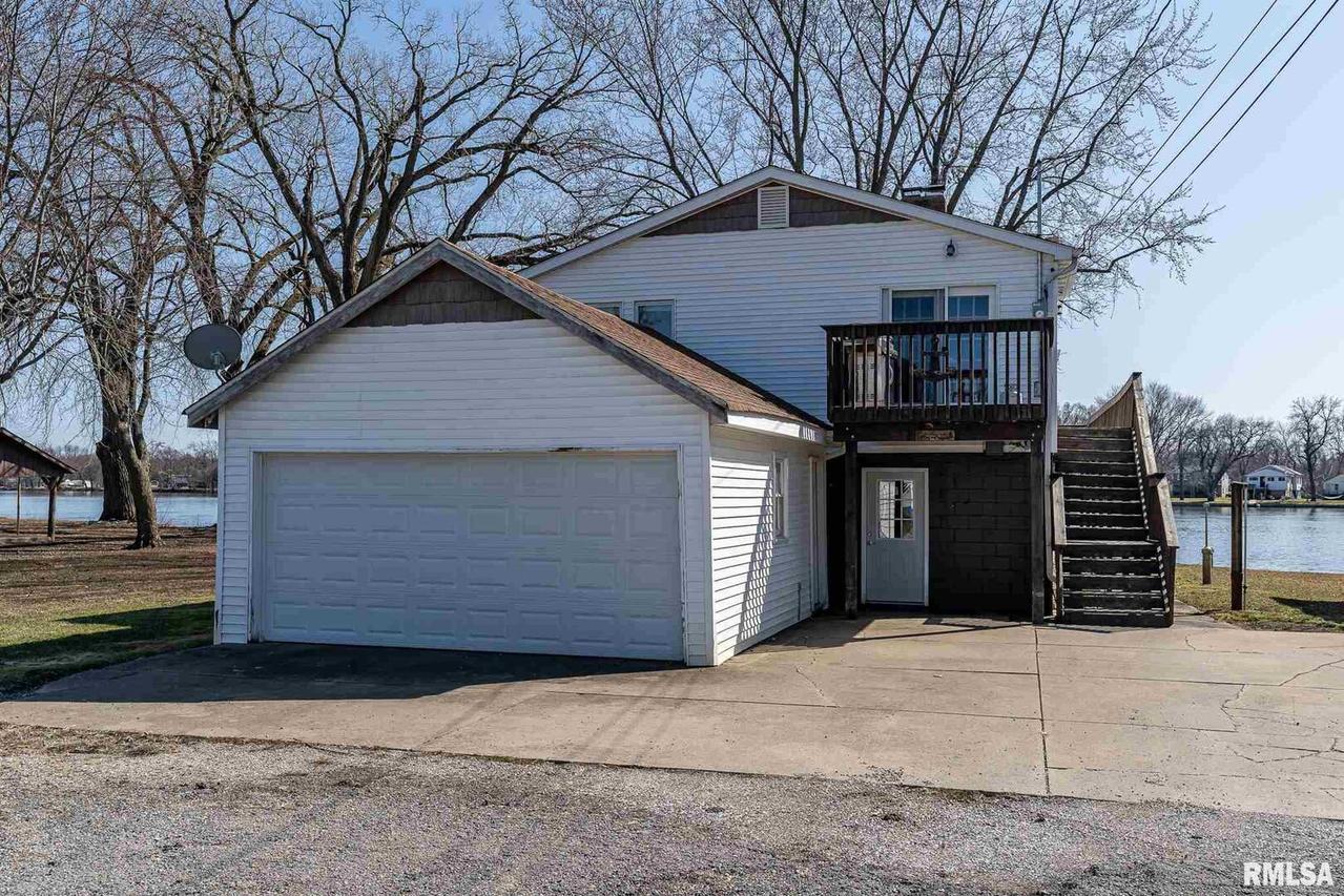 3500 N Shore Dr., Moline, IL 61265