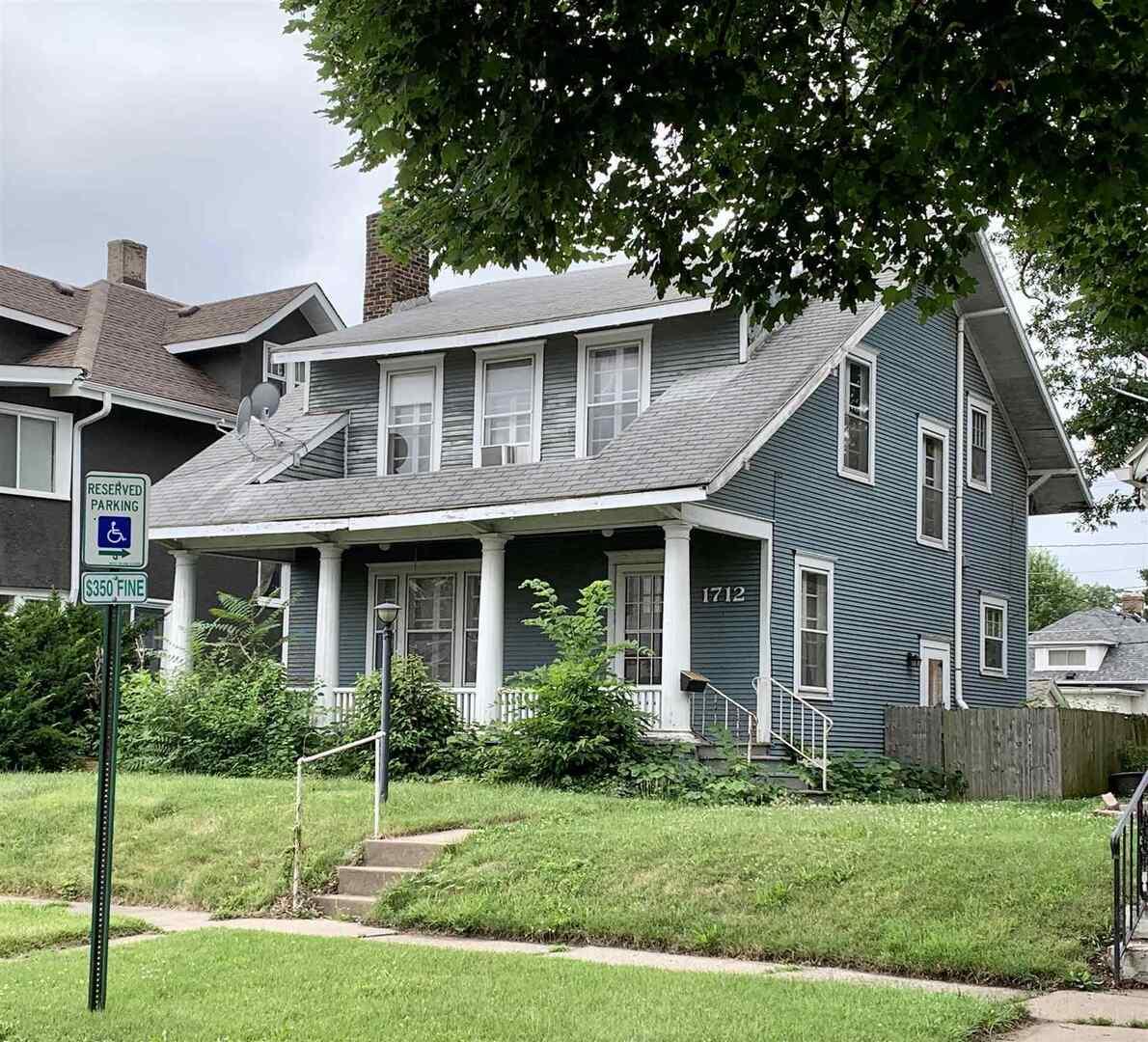 1712 26th St., Rock Island, IL 61201