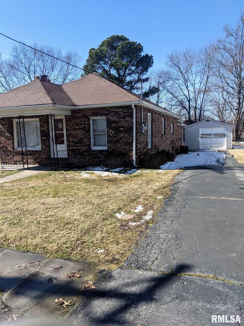 509 S Locust St., West Frankfort, IL 62896