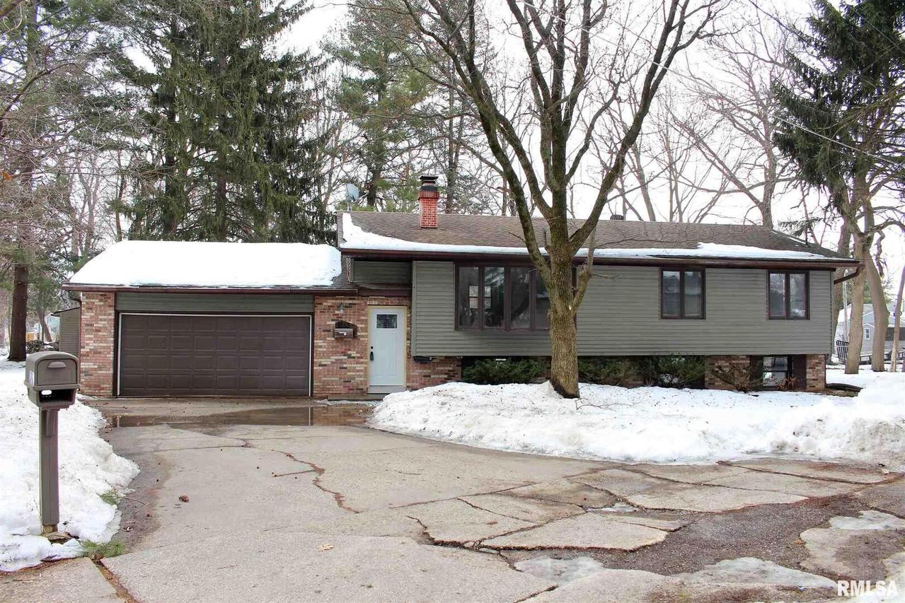 3706 9th Ave., Moline, IL 61265