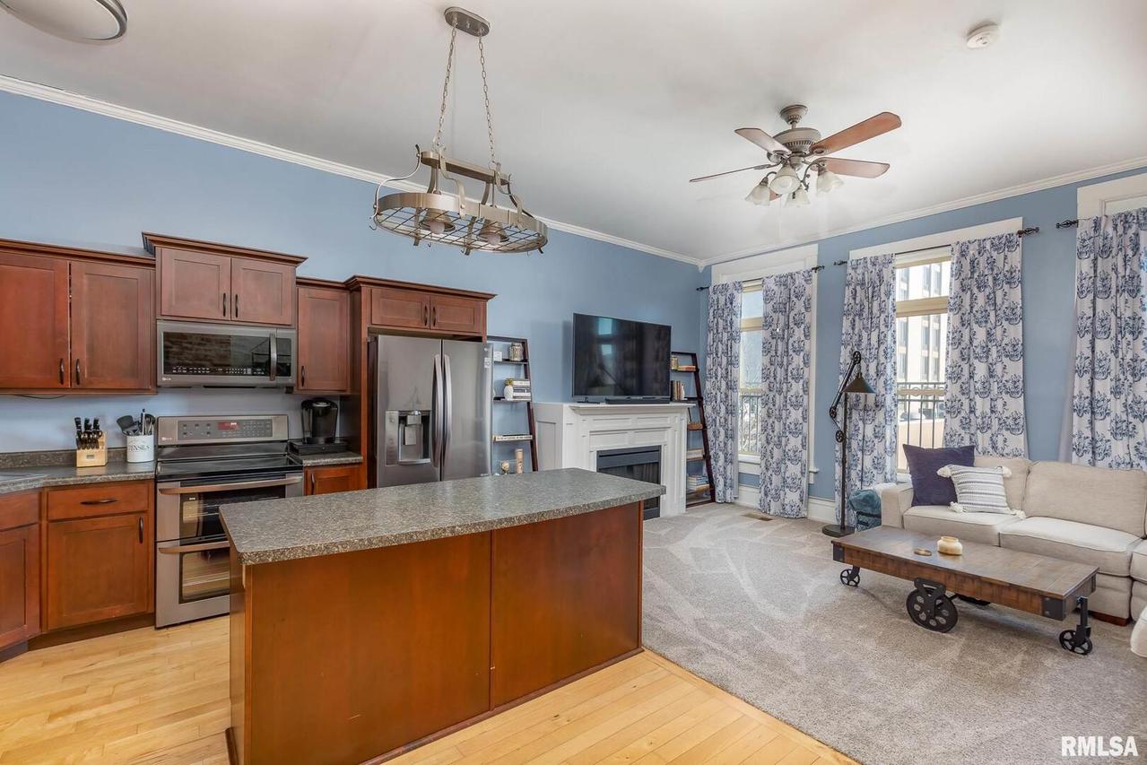 1623 2nd Ave., Rock Island, IL 61201