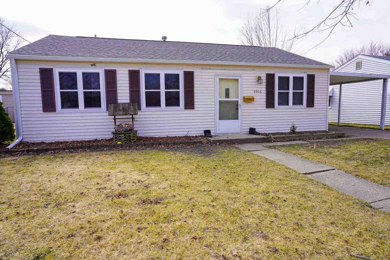 3906 10th Ave., Moline, IL 61265