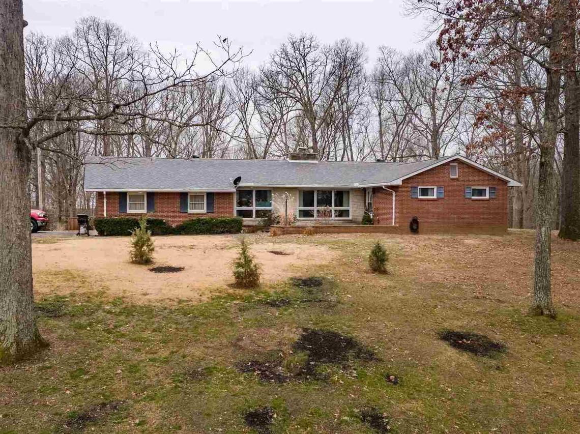 400 Spring St., Dongola, IL 62926