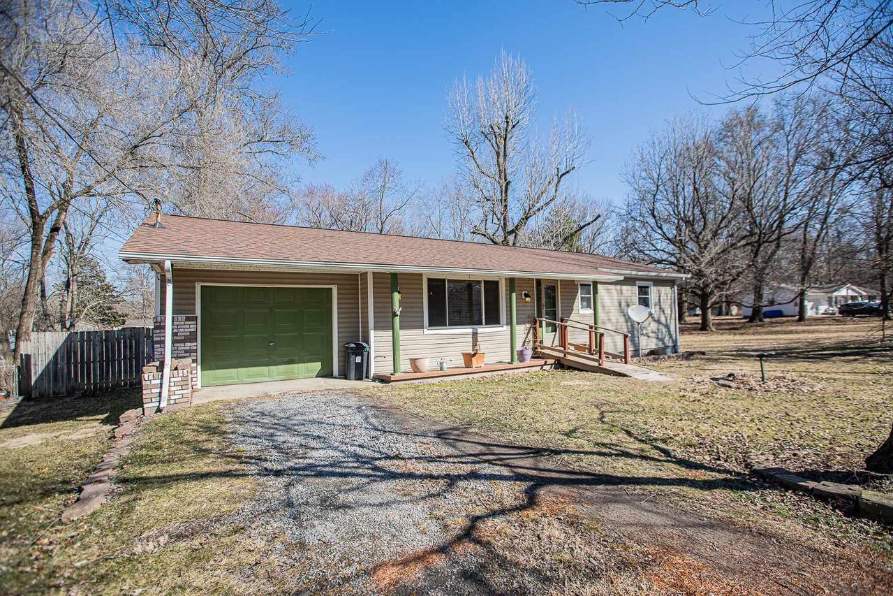 311 E Bond St., Herrin, IL 62948