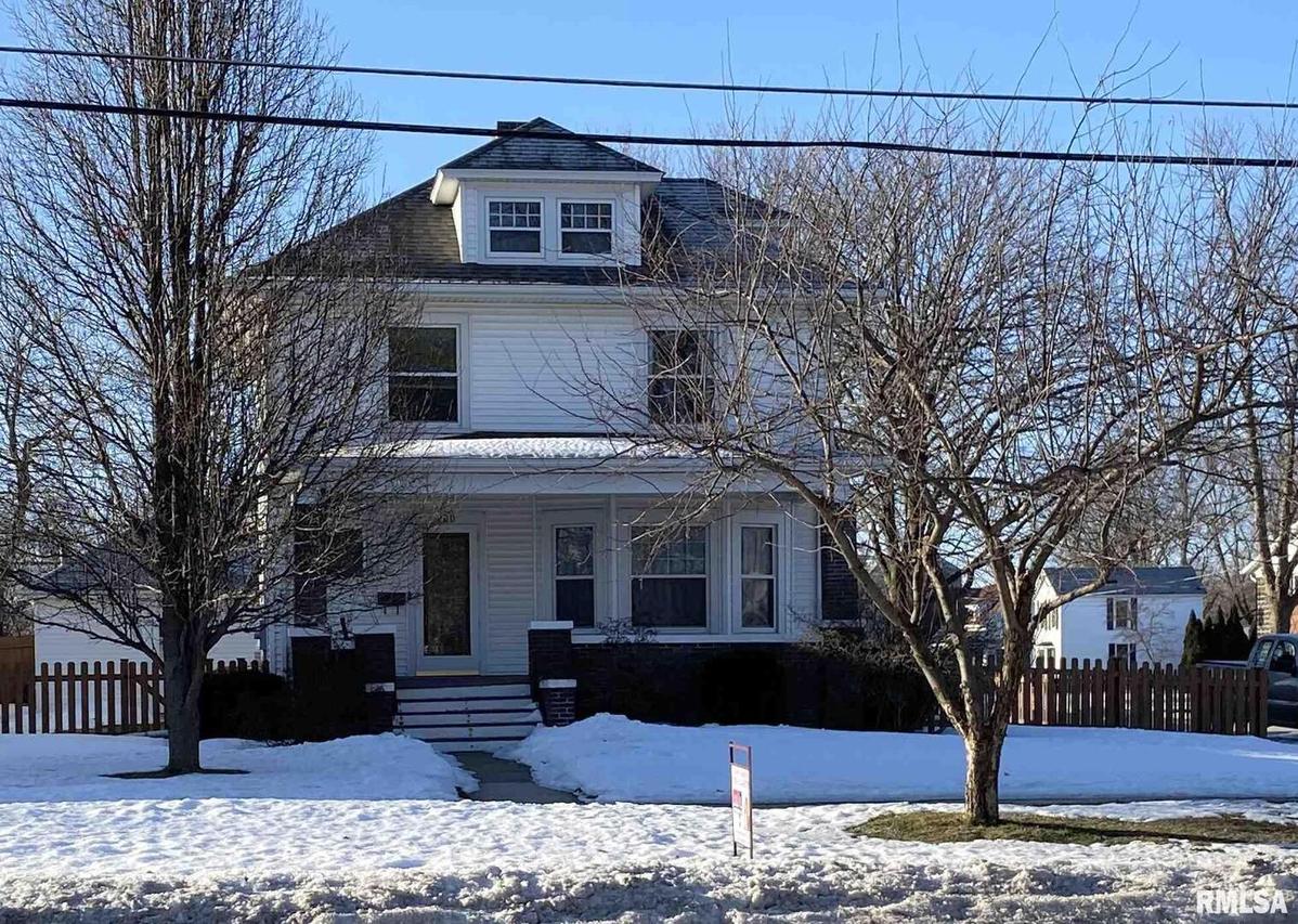 200 E Court St., Cambridge, IL 61238