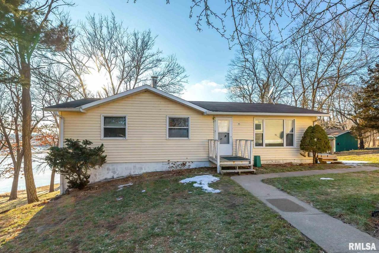 870 42nd St., New Boston, IL 61272