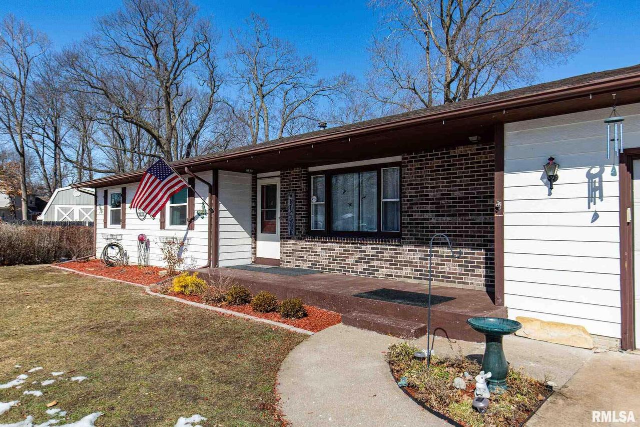 1008 7th St., Hampton, IL 61256