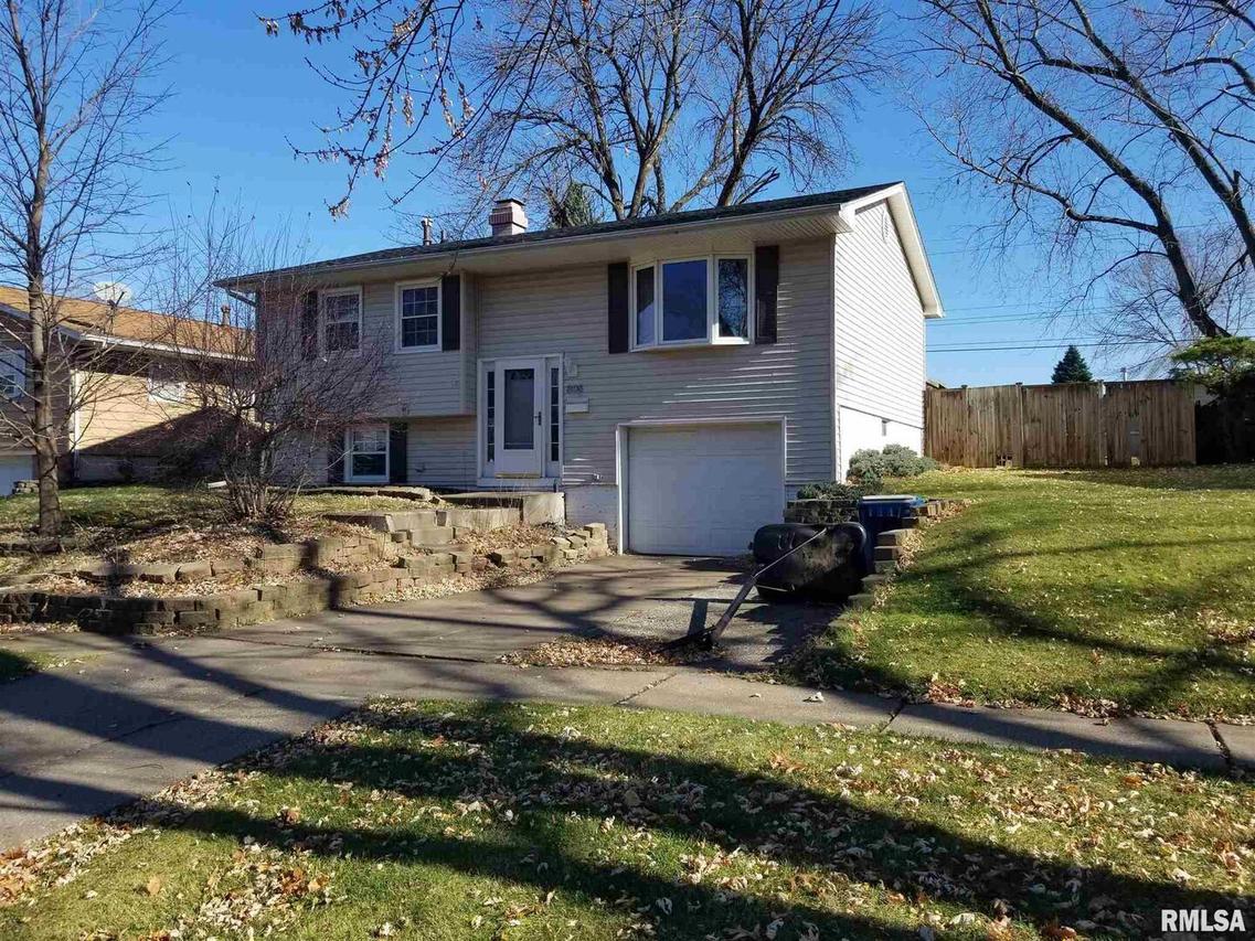 805 12th St., Silvis, IL 61282