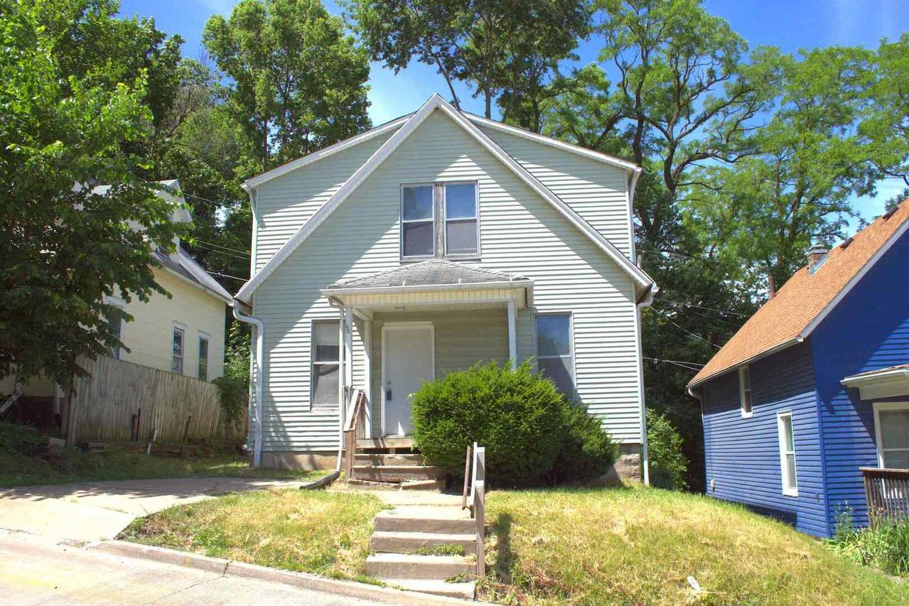 721 21st St. #A, Moline, IL 61265