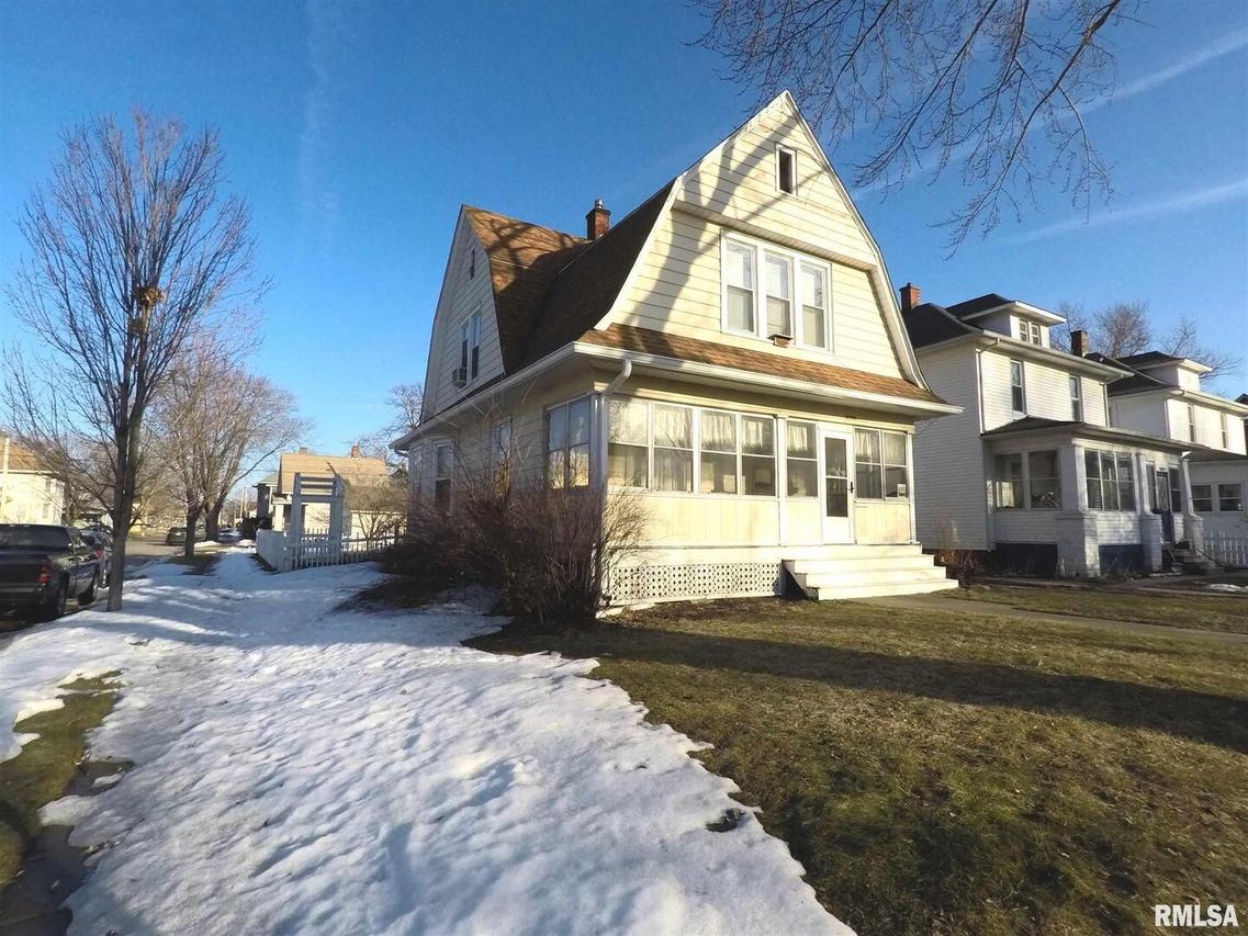 2004 14th St., Moline, IL 61265