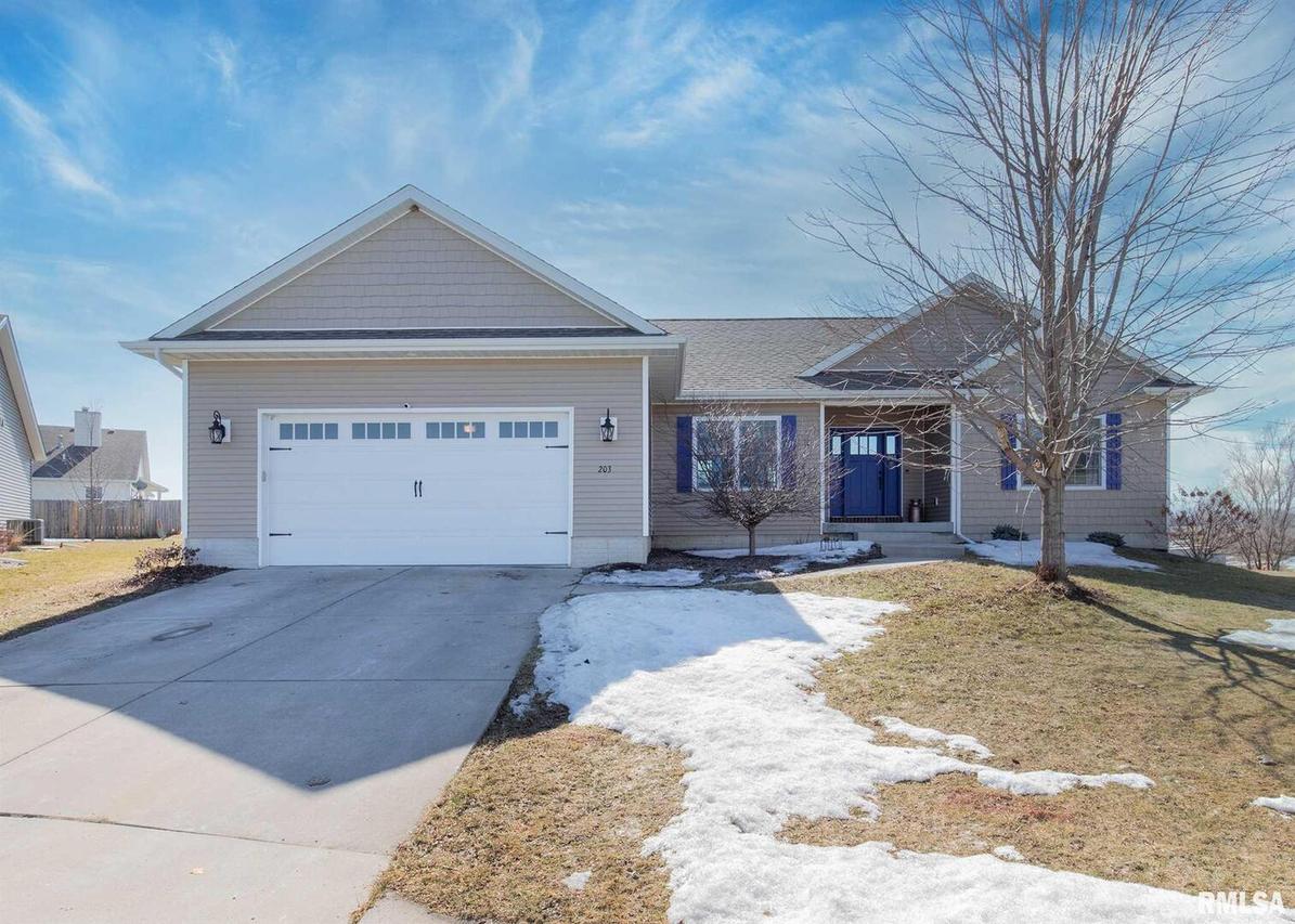 203 Stonebridge Pl., Colona, IL 61241