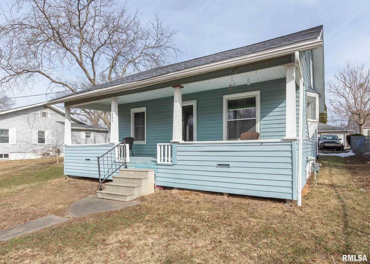 245 8th St., Silvis, IL 61282