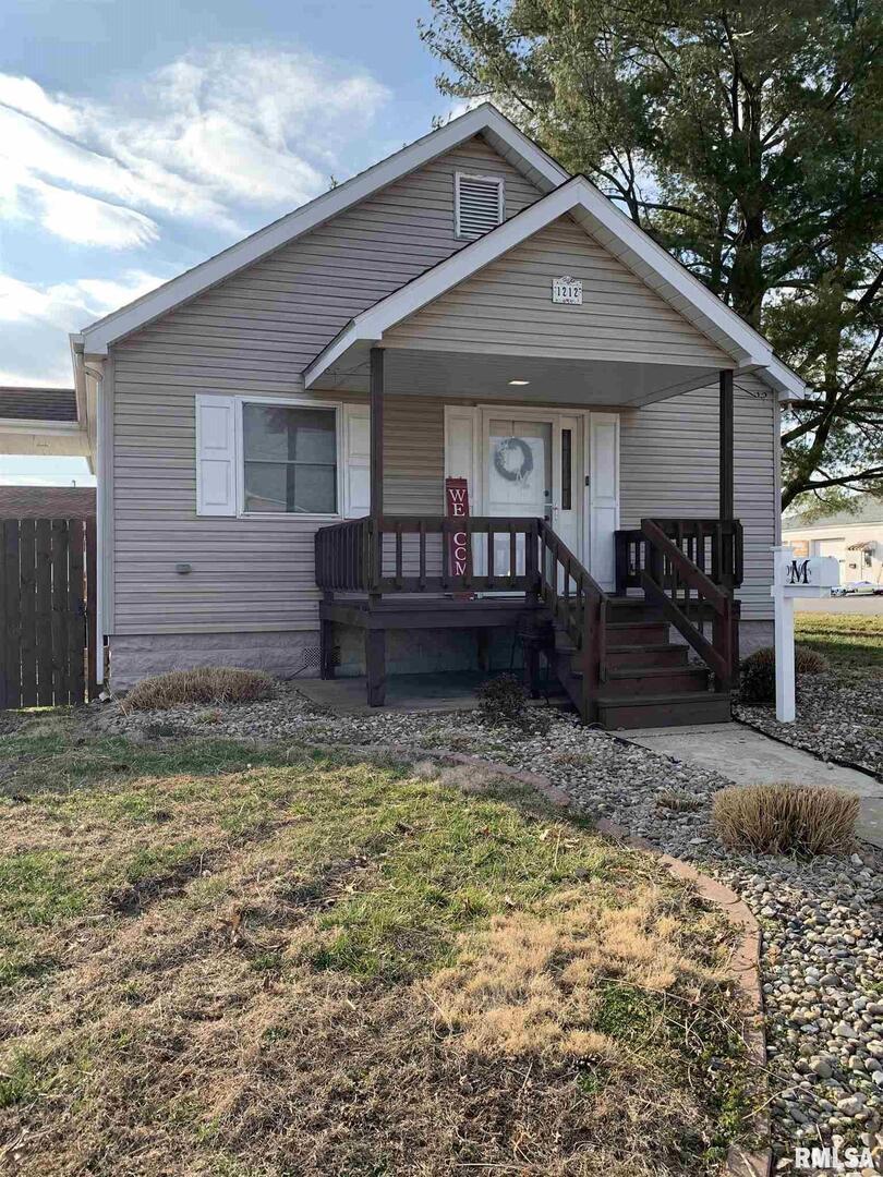 1212 N Logan St., Marion, IL 62959