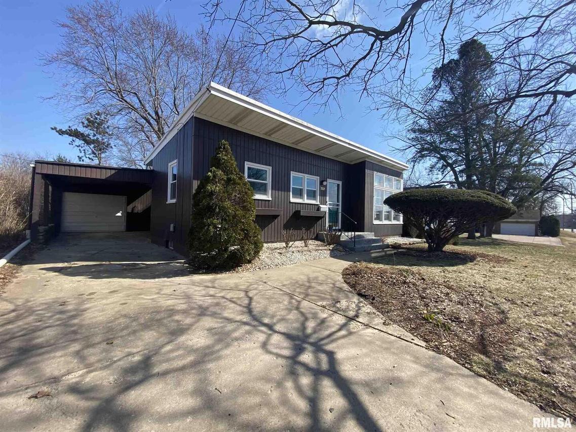 3321 24th St., Rock Island, IL 61201