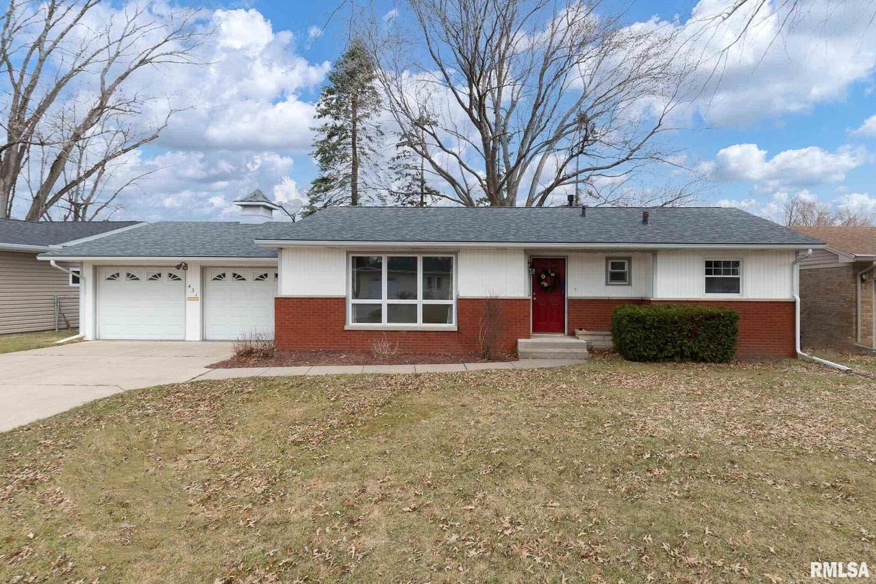 431 26th Ave., East Moline, IL 61244