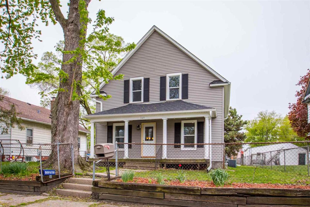 249 45th St., Moline, IL 61265