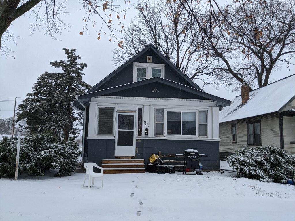 909 12th Ave., Rock Island, IL 61201