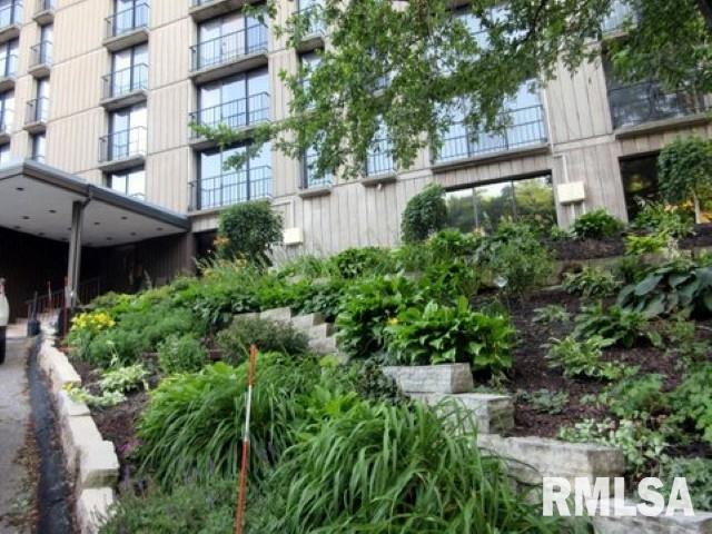 1800 7th St. #2B, East Moline, IL 61244