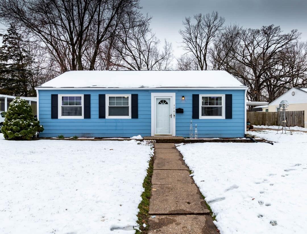 3708 10th Avenue Ct., Moline, IL 61265