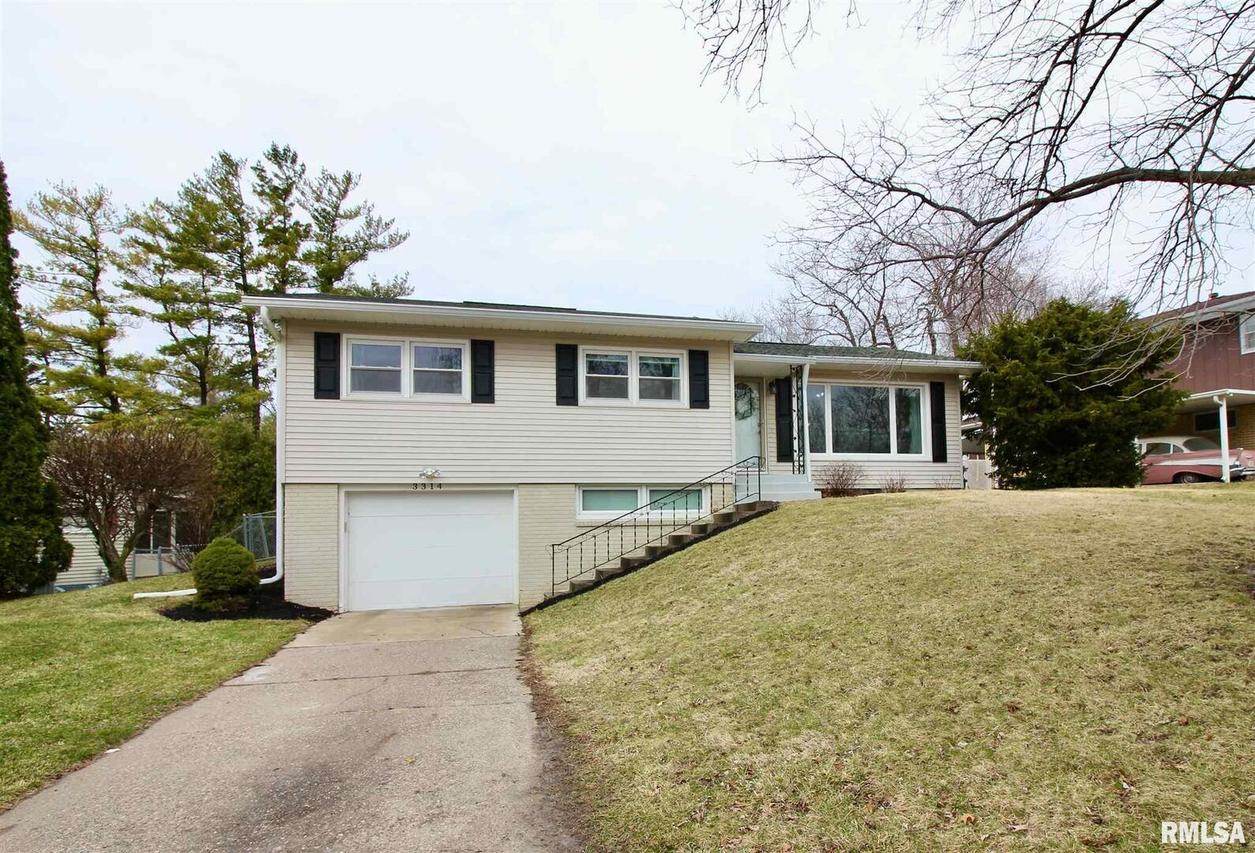 3314 28th Street Ct., Rock Island, IL 61201