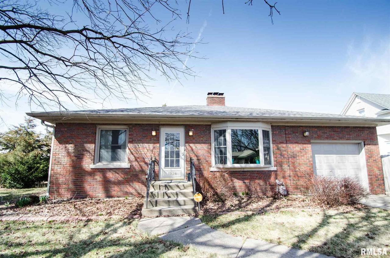 1924 16th St., Rock Island, IL 61201