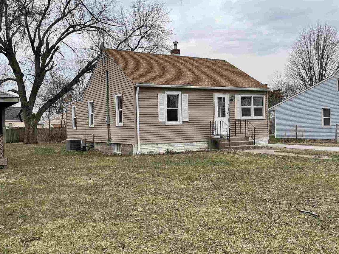 207 2nd St., Colona, IL 61241