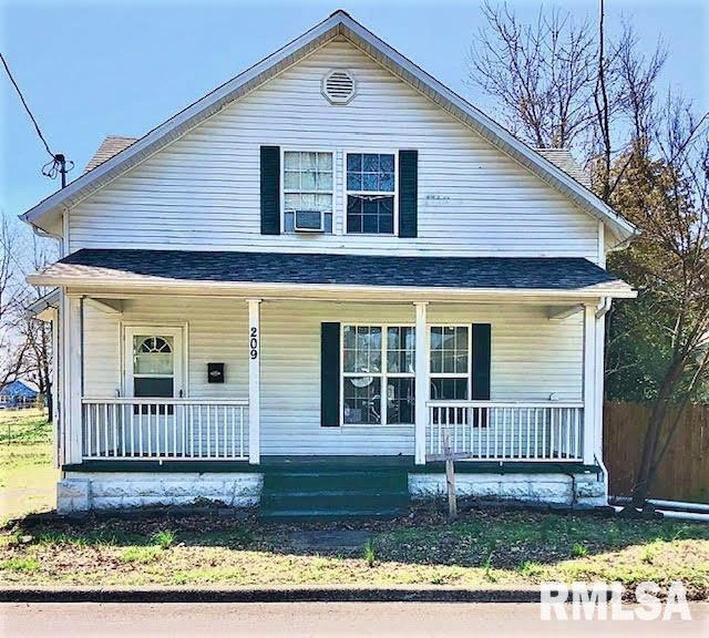 209 W 9th St., Johnston City, IL 62951