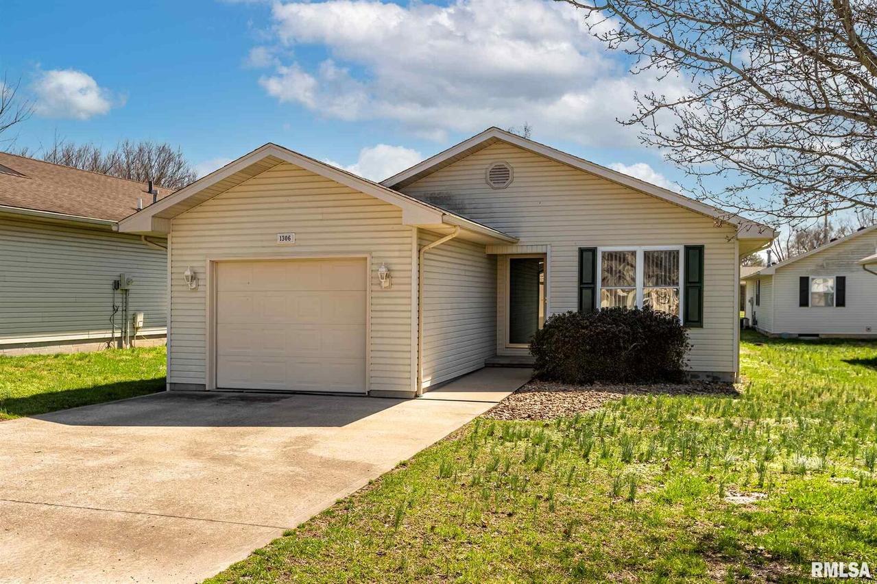 1306 Daffodil Ln., West Frankfort, IL 62896