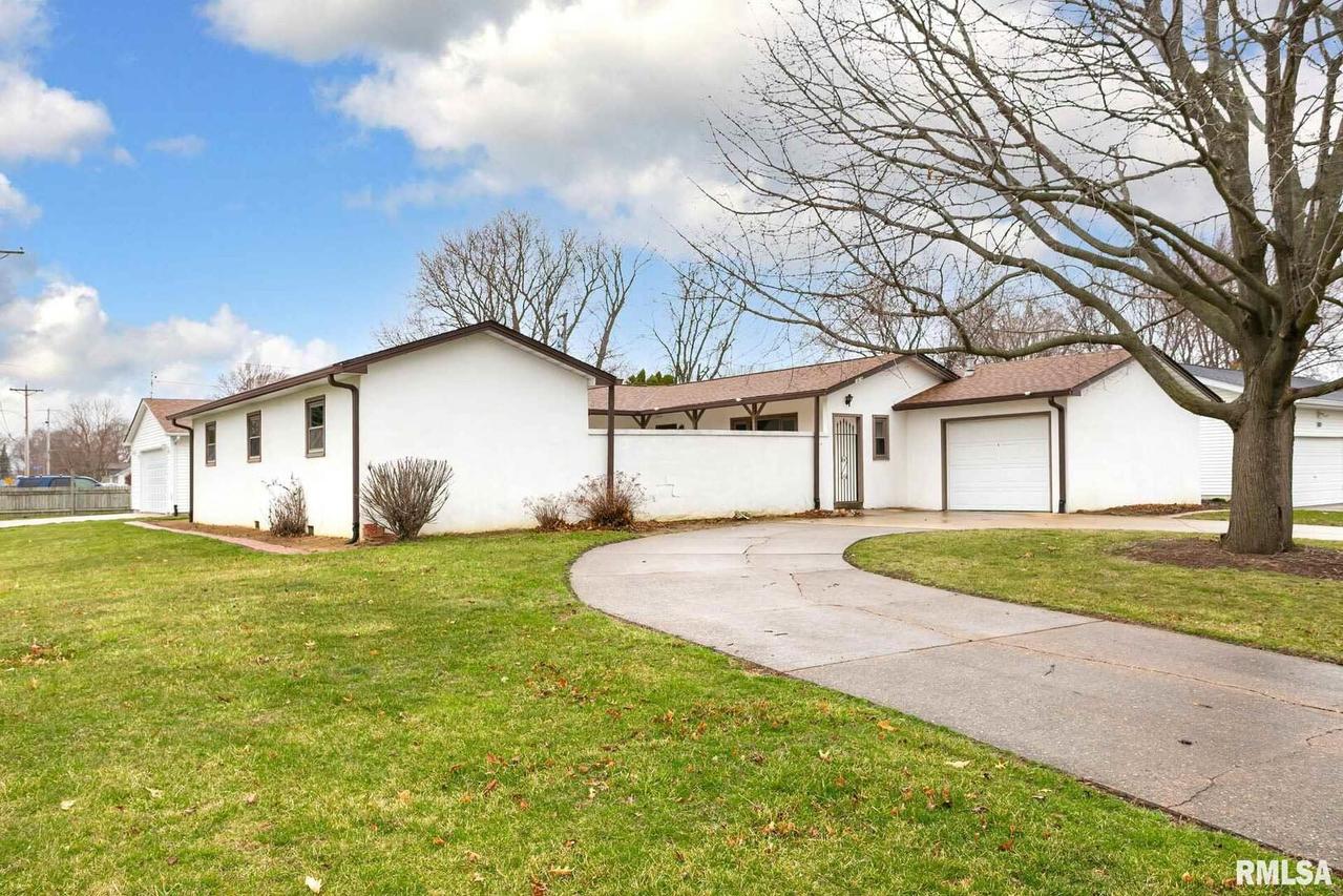 1816 E 4th St., Coal Valley, IL 61240