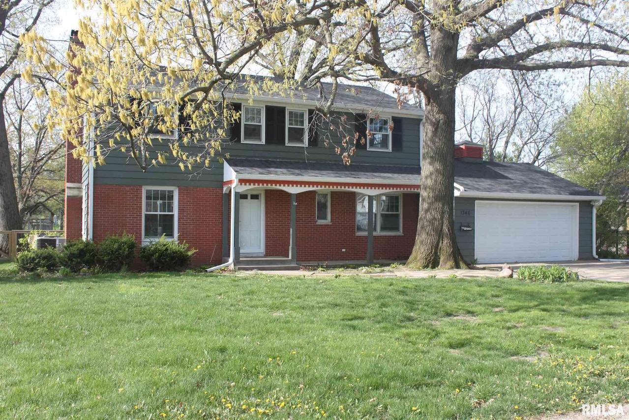 1346 26th Ave., Rock Island, IL 61201