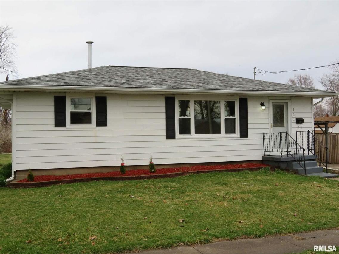 102 2nd St., Carbon Cliff, IL 61239