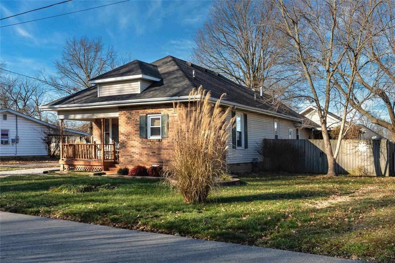 1706 W Chestnut St., Marion, IL 62959