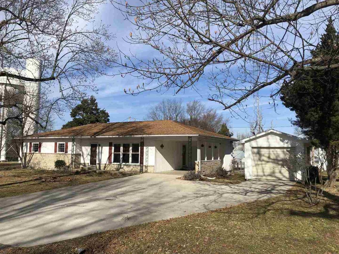 233 E Rosalie St., Golconda, IL 62938