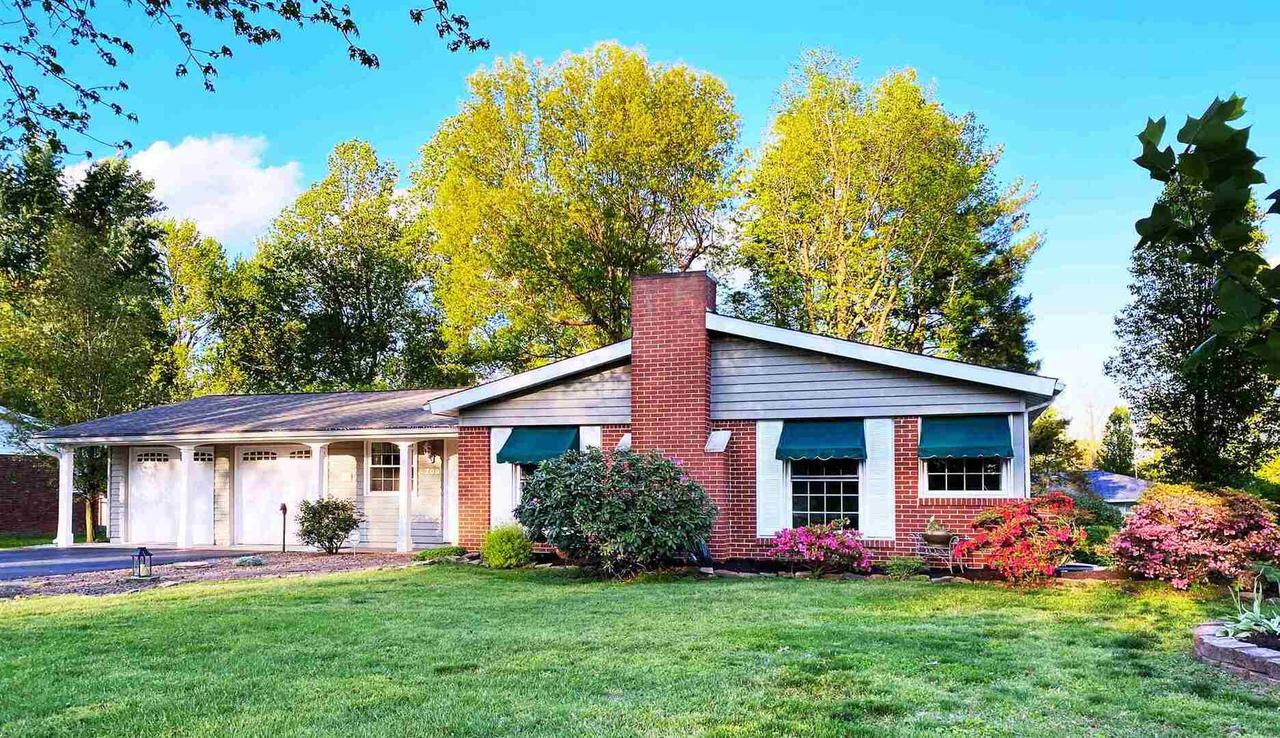 209 Westernaire Dr., Marion, IL 62959