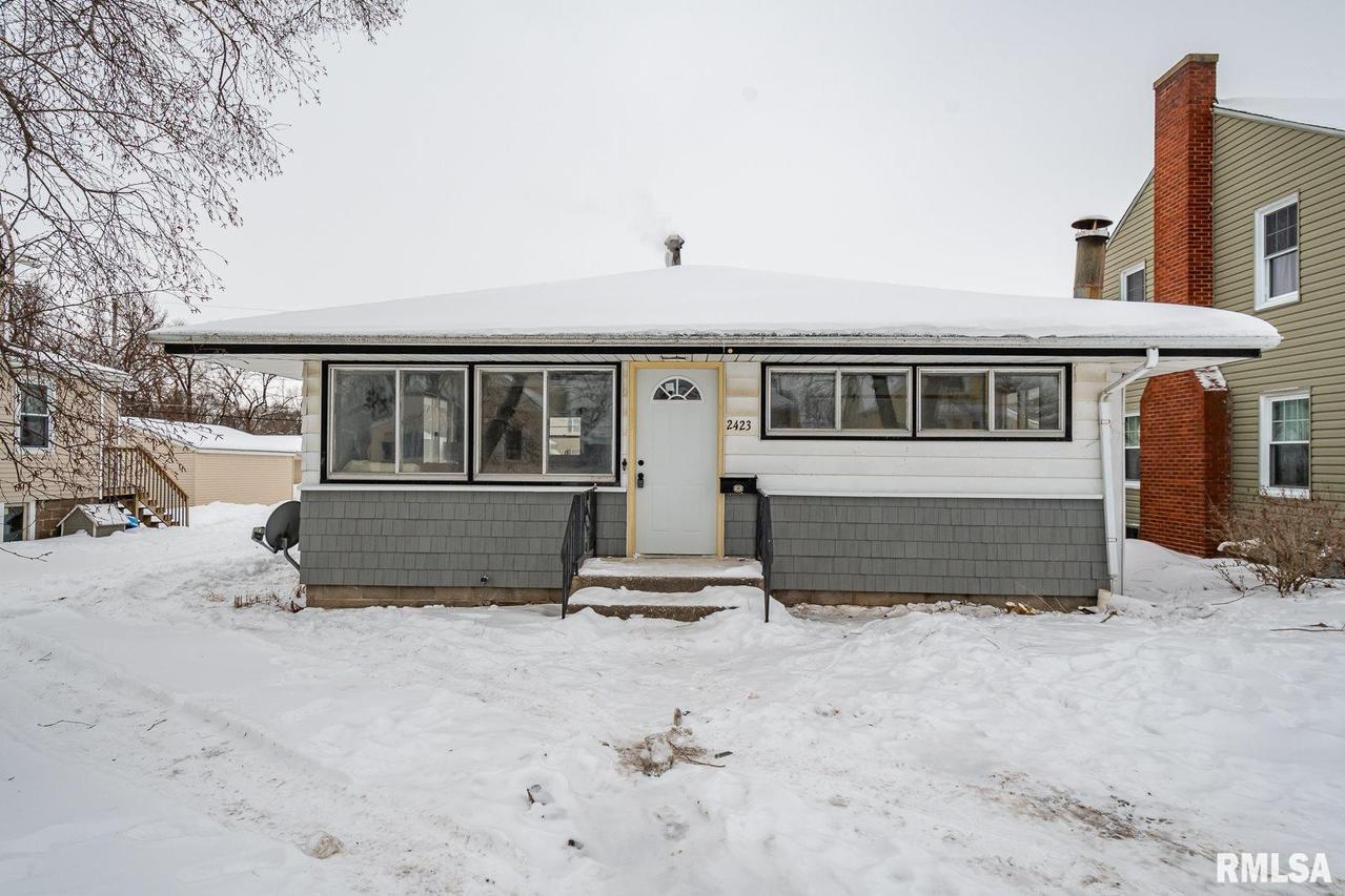 2423 32nd St., Moline, IL 61265