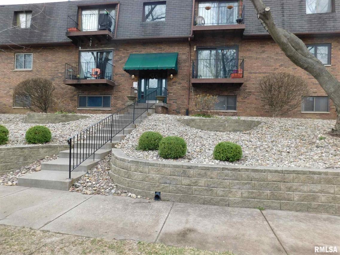 2501 26th Avenue Ct. #1-J, Rock Island, IL 61201