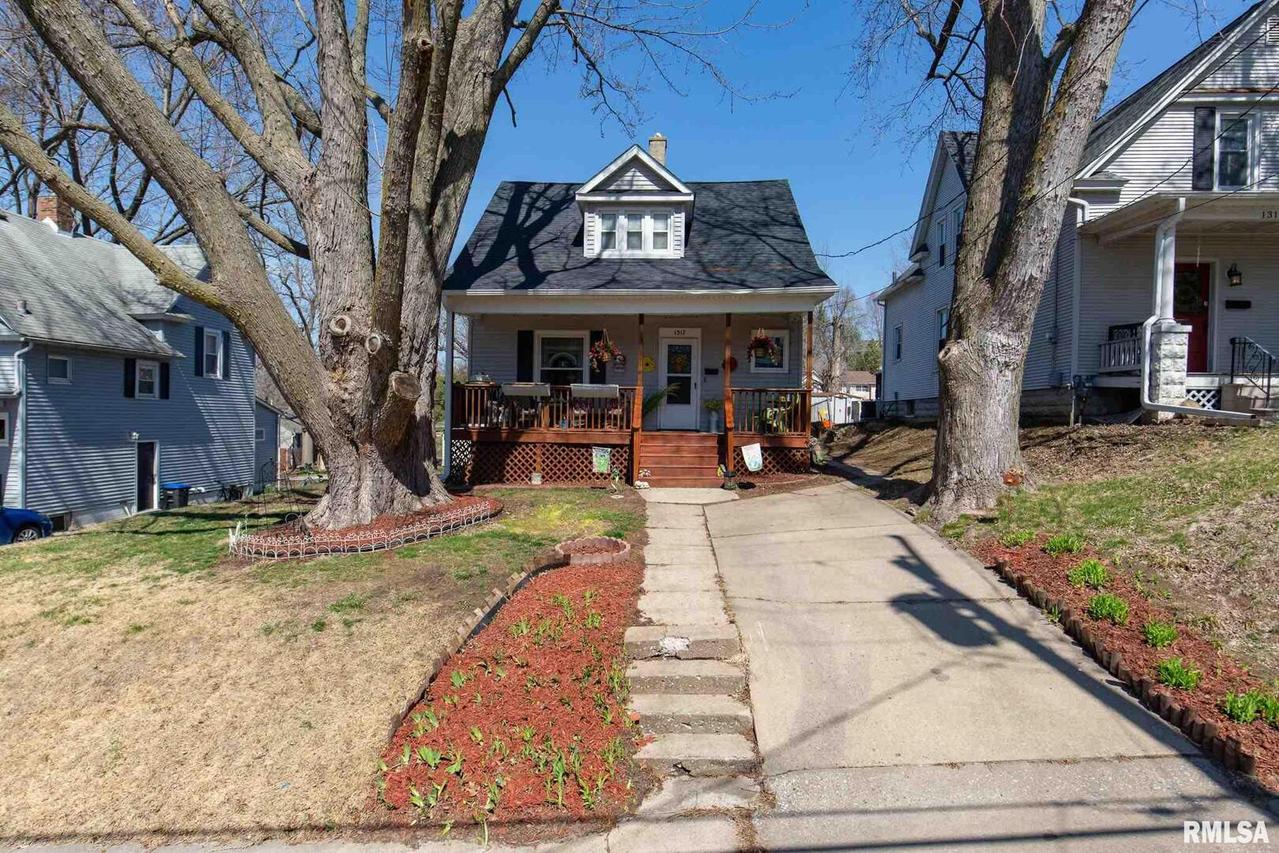 1317 45th Ave., Rock Island, IL 61201