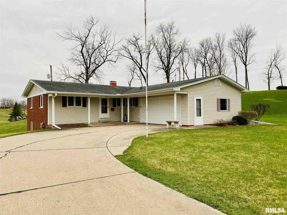 304 Oakview Ter., Aledo, IL 61231